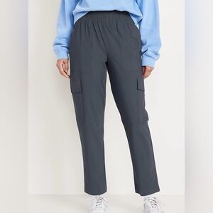 Old Navy Sleektech Cargo Ankle Pant